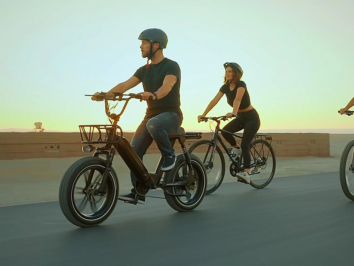 Himiway Escape Pro Moped-Style Electric Bike